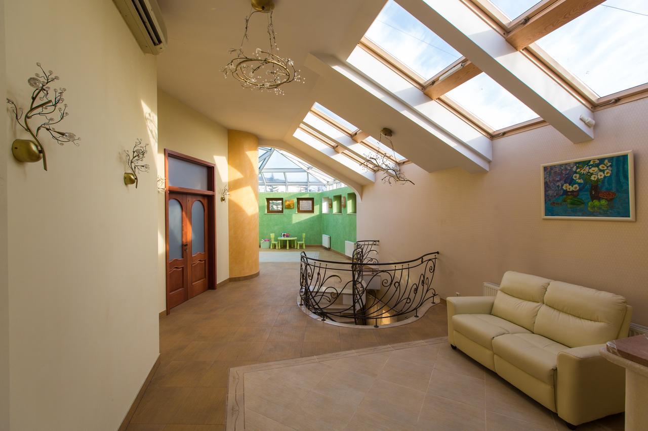 10 Rooms Lviv Luaran gambar
