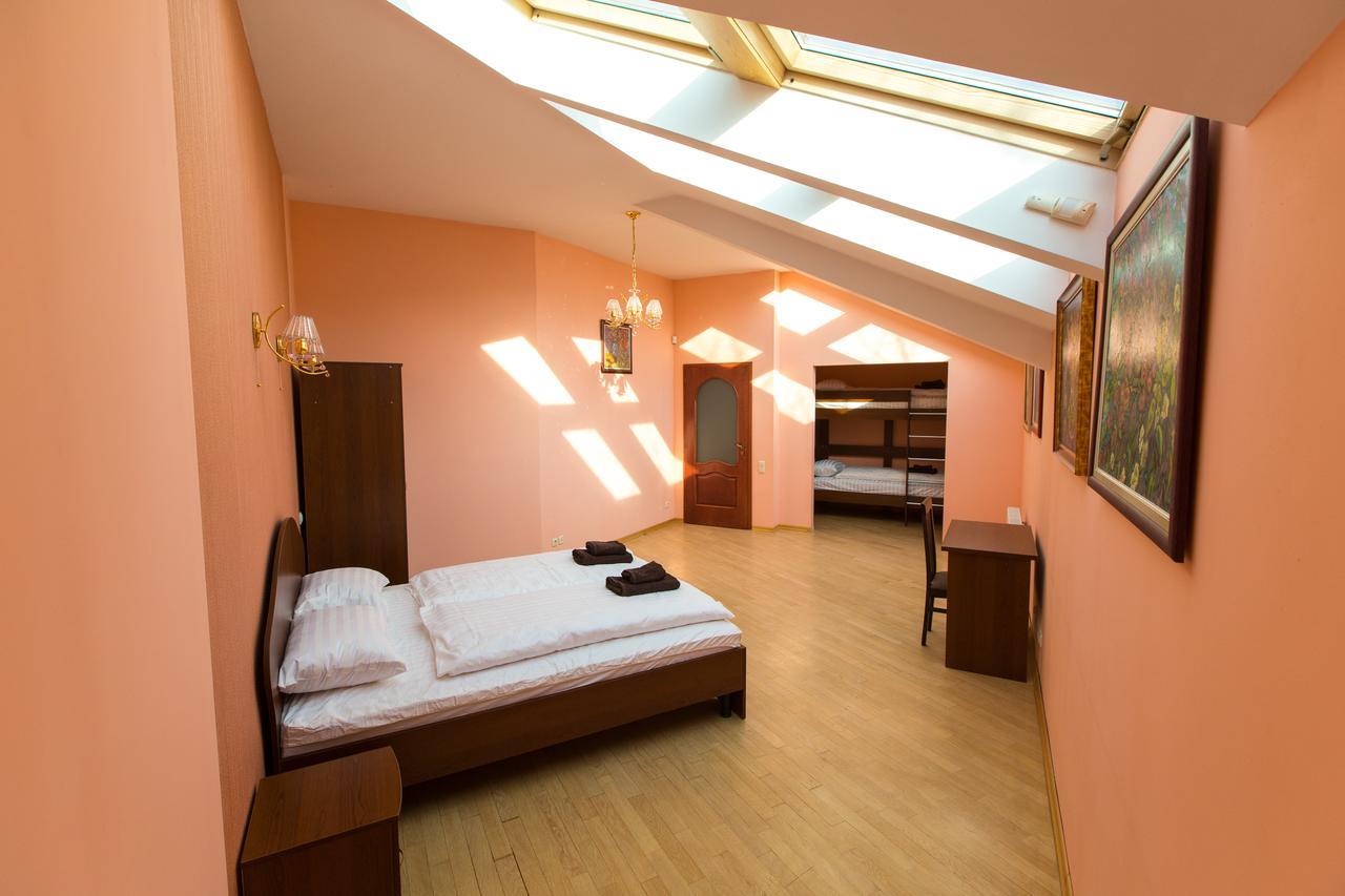 10 Rooms Lviv Luaran gambar