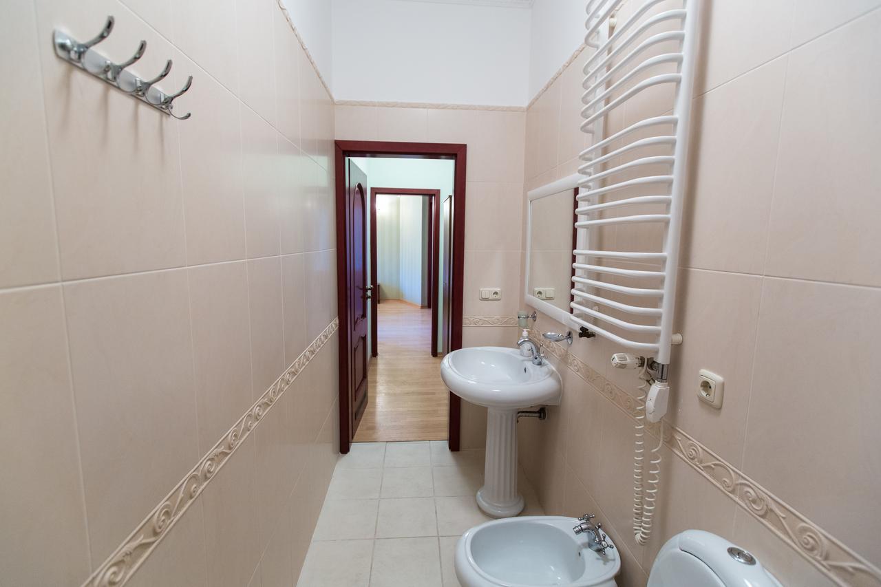 10 Rooms Lviv Luaran gambar