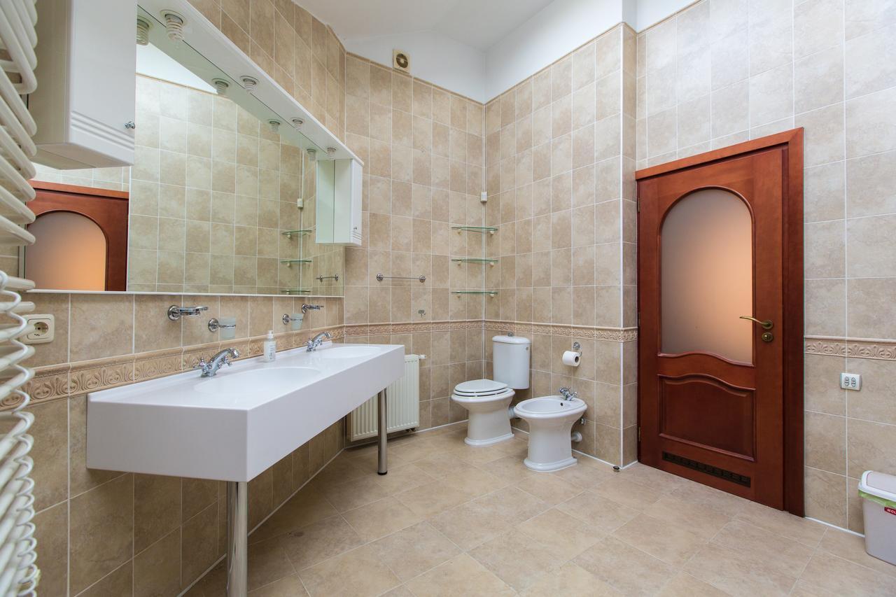 10 Rooms Lviv Luaran gambar